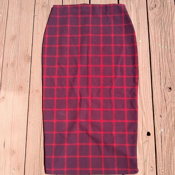 Old Navy S/P Pencil Skirt w/Slit - Picture 2 of 2